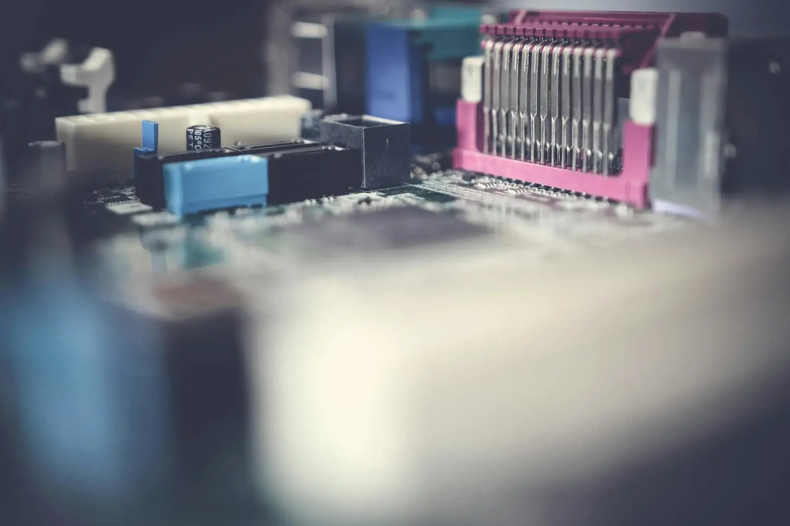 CWDM vs DWDM: diferencias, canales, distancias y costos
